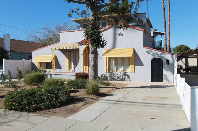 Foto del edificio - Charming Riverside Home on Wood Streets