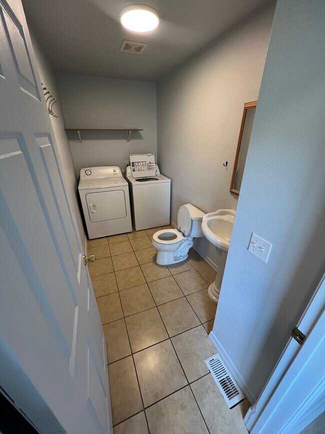 Laundry & 1/2 bath - 224 W Loucks St