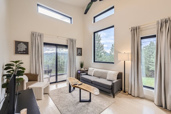 Foto del edificio - Ponderosa Evergreen Cabin w/20+Acres/Views...