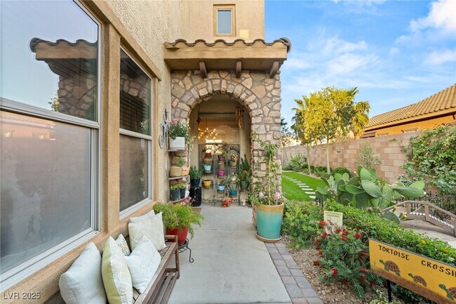 Building Photo - 1056 Via Canale Dr
