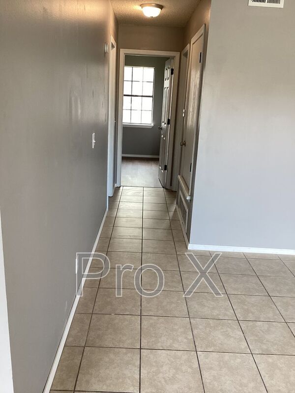 Foto del edificio - 1021 S St Louis Ave