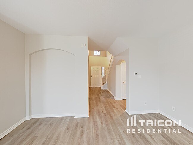 Building Photo - 813 Wolf Trail