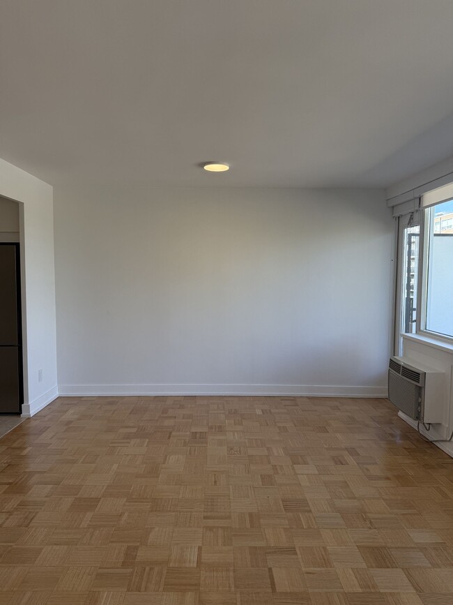 Building Photo - 4 Overland Drive