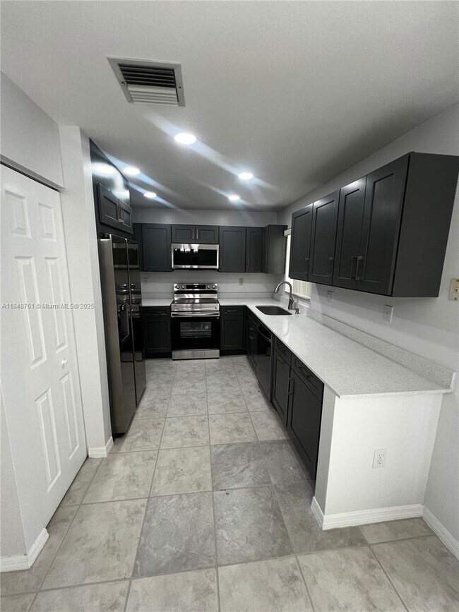 Building Photo - 2212 NW 171st Ter