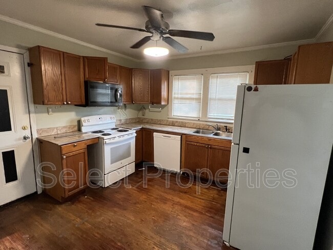 Building Photo - 1300 Aggie Rd