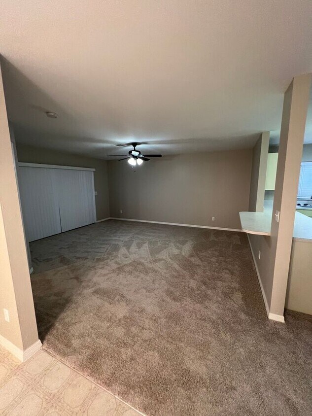 Foto del edificio - NOW AVAILABLE! - 141 1st St, Naples, FL 34...