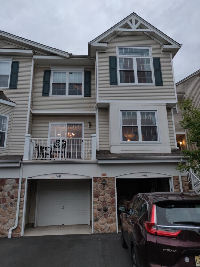 Building Photo - 146 Wallace Ct