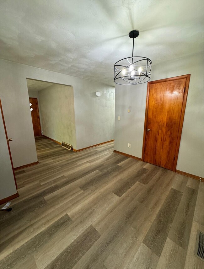 Foto del edificio - 24207 Jefferson Center St