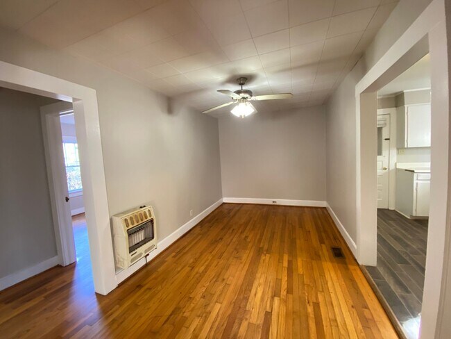 Foto del edificio - 210 E 28th St