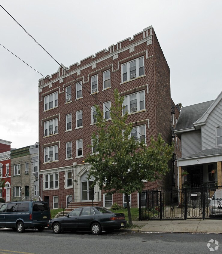 Primary Photo - 65-67 Danforth Ave