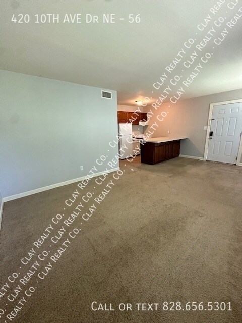 Foto del edificio - 420 10th Ave Dr NE