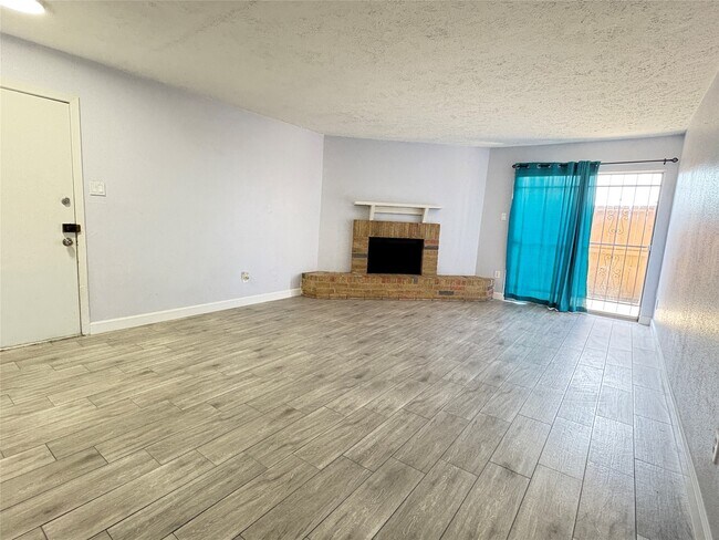 Foto del edificio - 10555 Turtlewood Ct