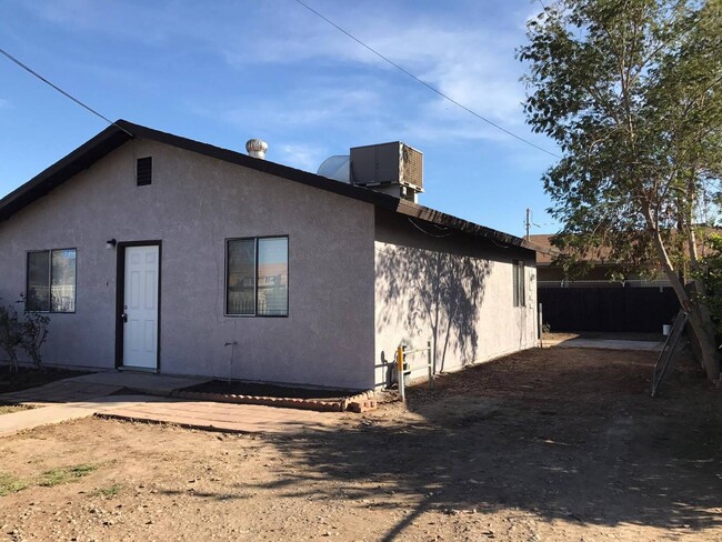 Building Photo - House for rent in Brawley!