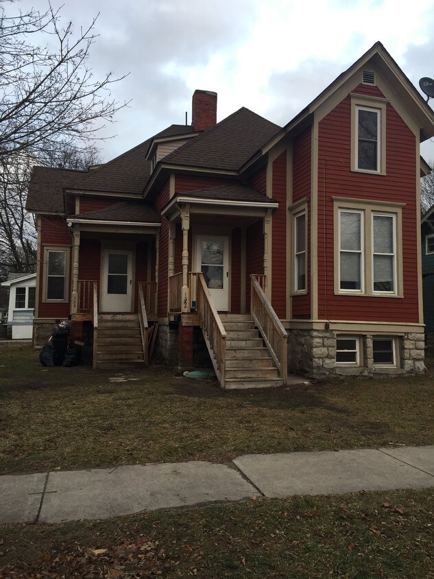 135 McKinley Ave, Alpena, MI 49707 Apartments in Alpena, MI