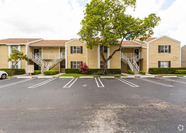 Advenir at Walden Lake Apartments - Miami, FL | Apartments.com