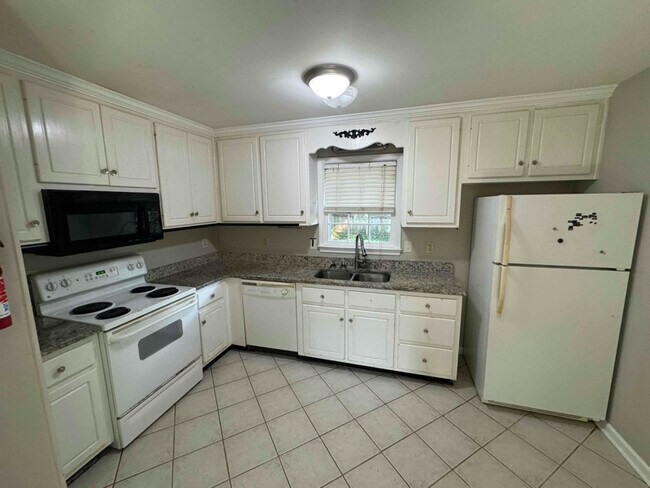 Foto del edificio - 215 Lea Ct