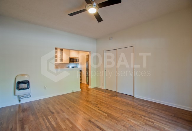 Building Photo - 883 Monroe Dr NE