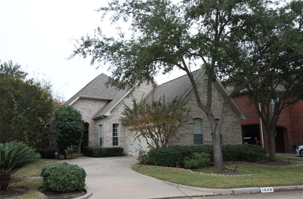 Foto principal - 1648 Lakeside Enclave Dr