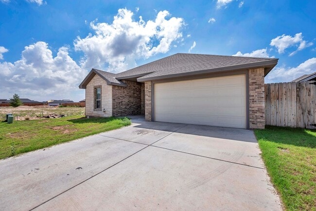 Building Photo - 8608 Luz Dr