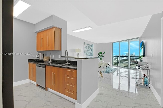 Photo - 335 S Biscayne Blvd Apartment