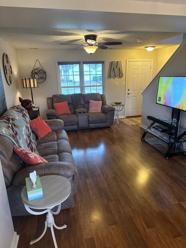 Building Photo - Renovated Townhome in desirable Wentzville...