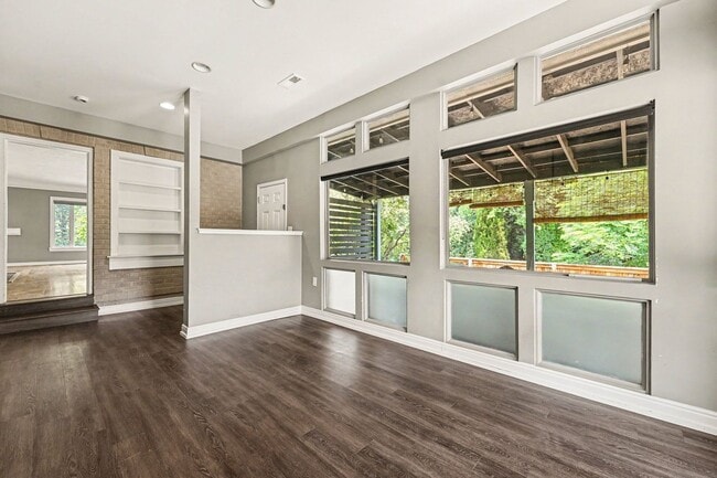 Building Photo - 746 N Monaco St Pkwy