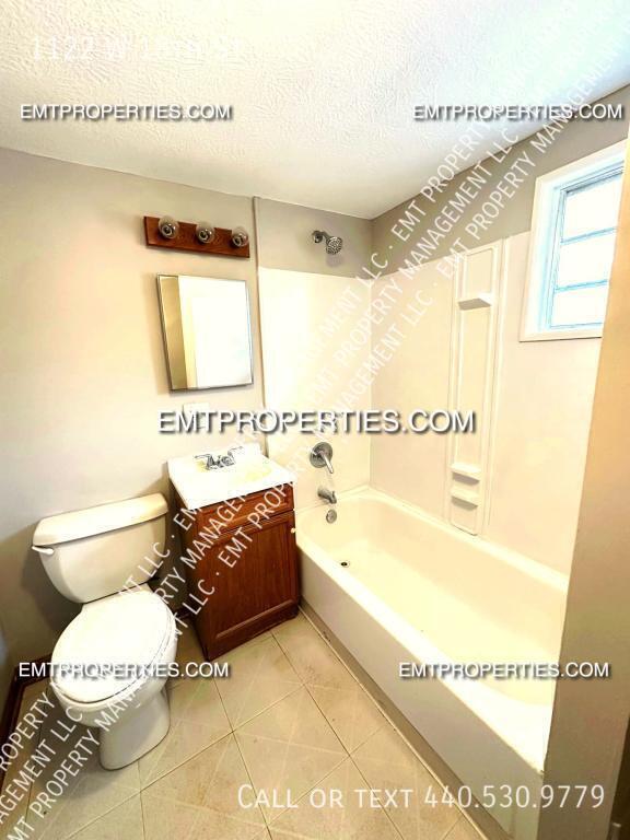 Foto del edificio - 1122 W 18th St