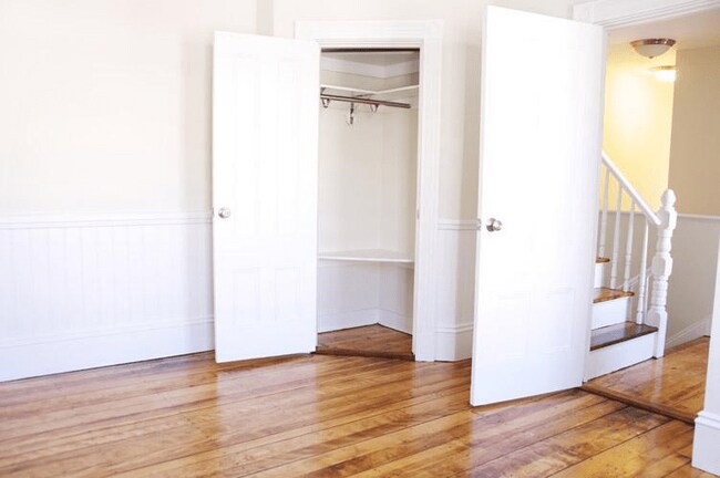 Building Photo - 83 Windsor St