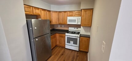 Building Photo - 3921 Lankenau Ave