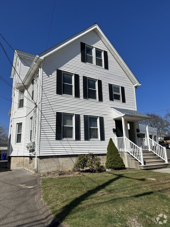 Building Photo - 15-17 Nesbit Ave