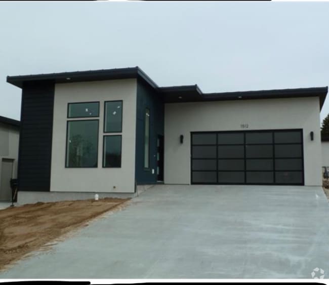 1512 Surprise Valley Rd