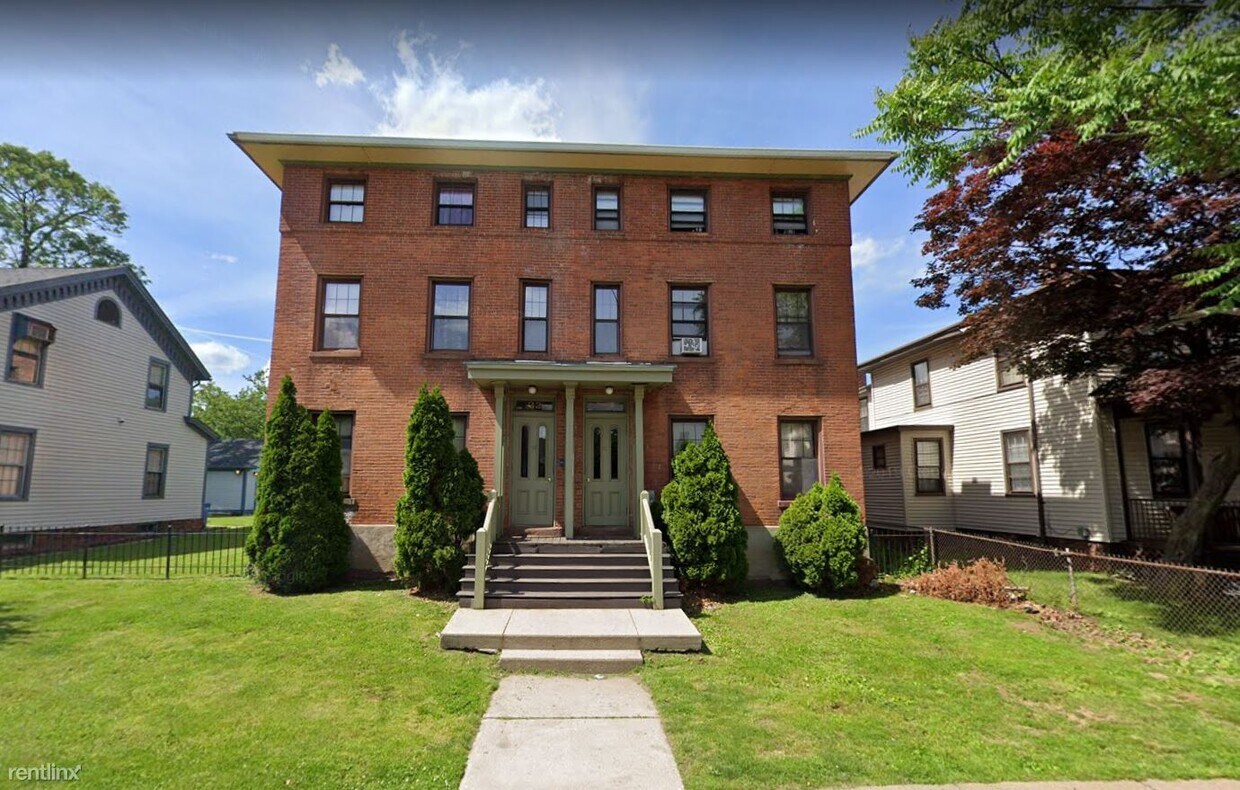 30 Alden St, Hartford, CT 06114 Room for Rent in Hartford, CT