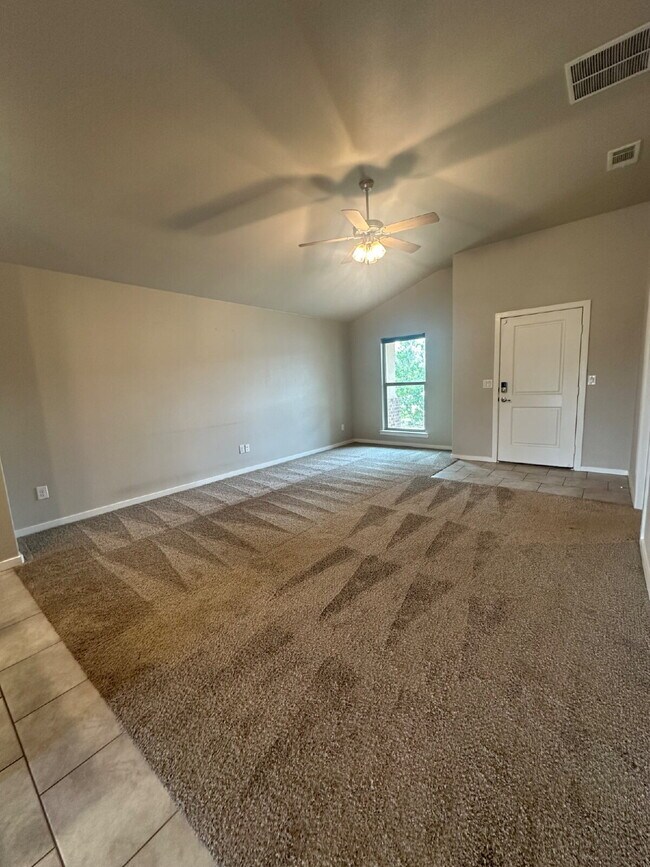 Foto del edificio - Spacious 3/2/2 in Upland Crossing