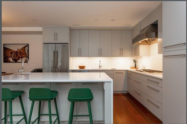 Foto del edificio - South End luxury 3 bed 2.5 bath