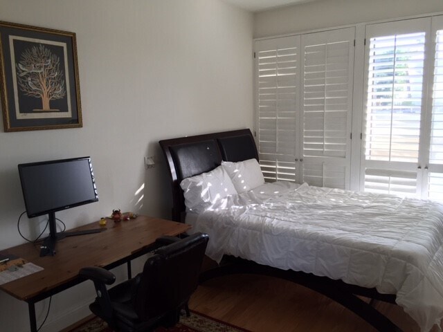 Foto del edificio - 11805 Mayfield Ave