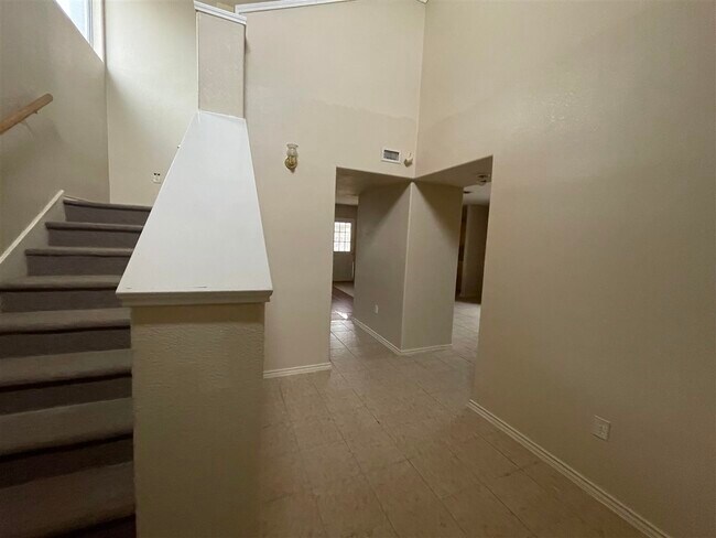 Foto del edificio - 519 Gandara Dr