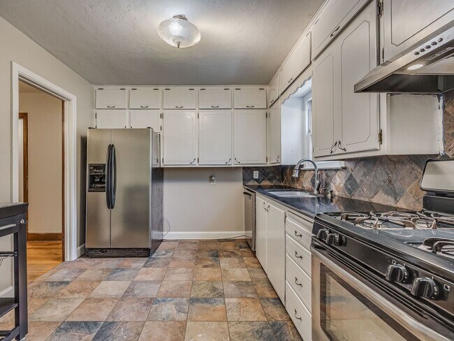 Foto del edificio - Super cute 3 bedroom bungalow