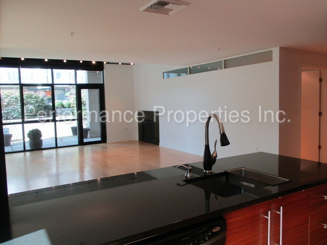 Foto del edificio - 1830 NW Riverscape St