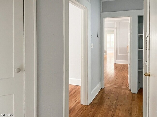 Foto del edificio - 28 Walnut Pkwy