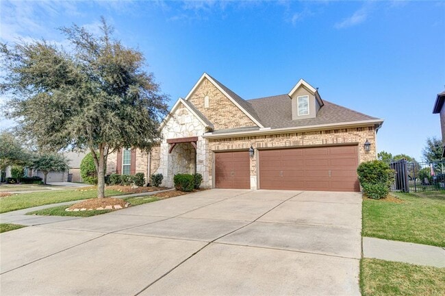 Building Photo - 2403 Juniper Bnd