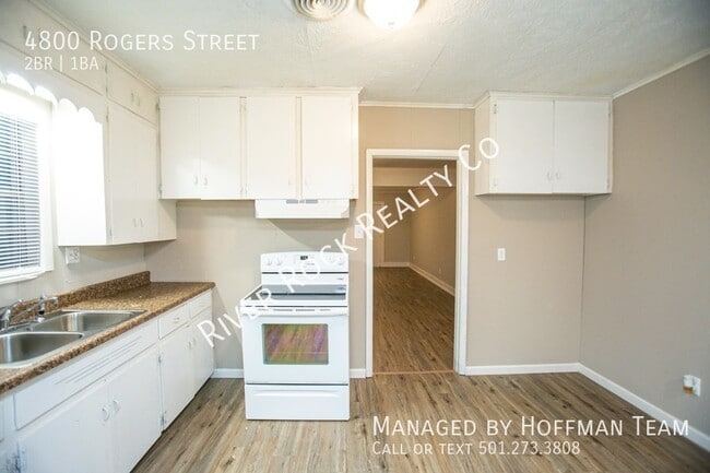 Foto del edificio - 4800 Rogers St