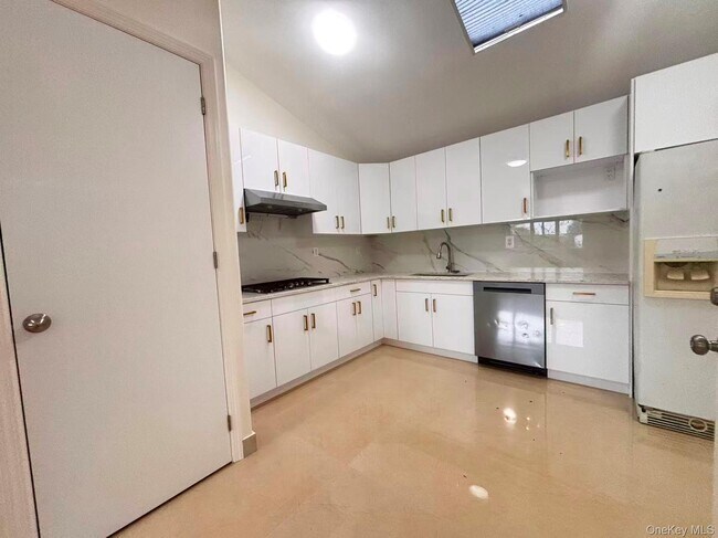 Foto del edificio - 61-45 Parsons Blvd