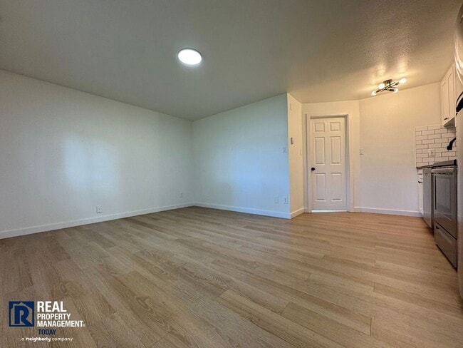 Foto del edificio - Renovated 1BR w/ Patio, Yard Access & Pet-Friendly Living!