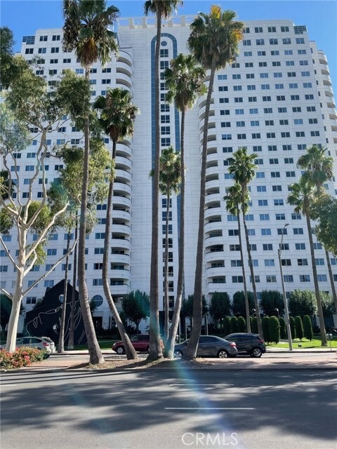 Building Photo - 525 E Seaside Way