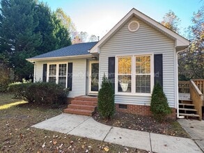 Building Photo - 4005 Sassafras Ct