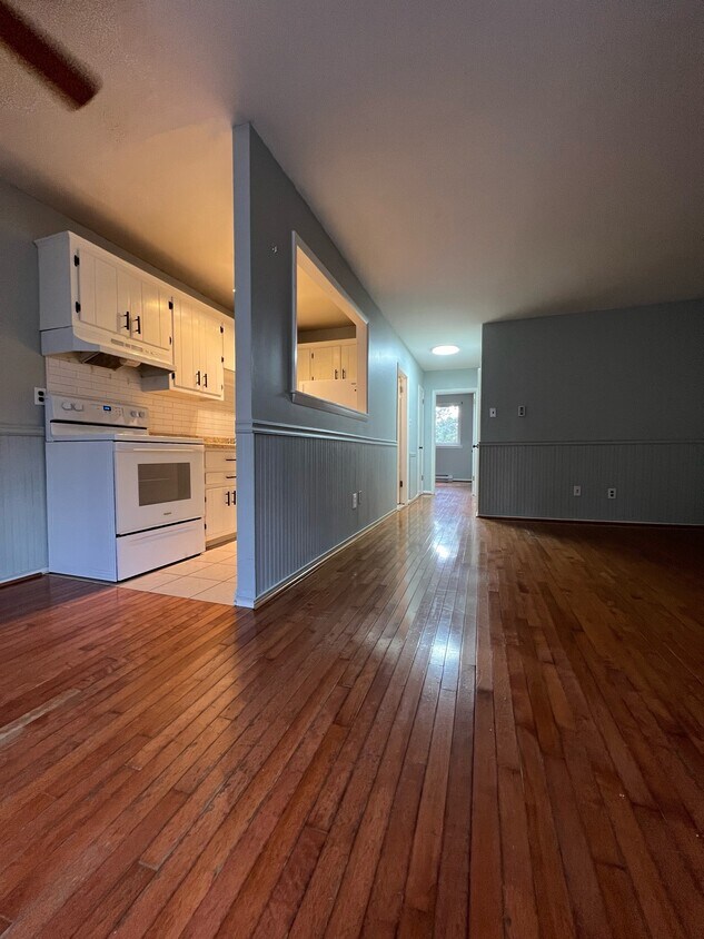 Main living space - 447 Pine Street