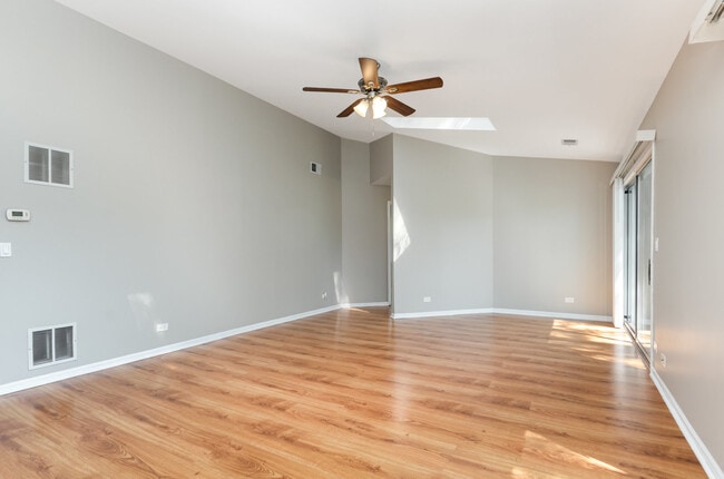 Building Photo - 353 Pembroke Ct