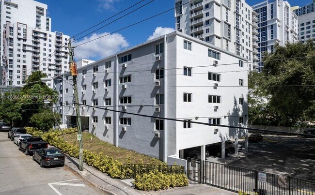 Foto del edificio - 143 SW 9th St