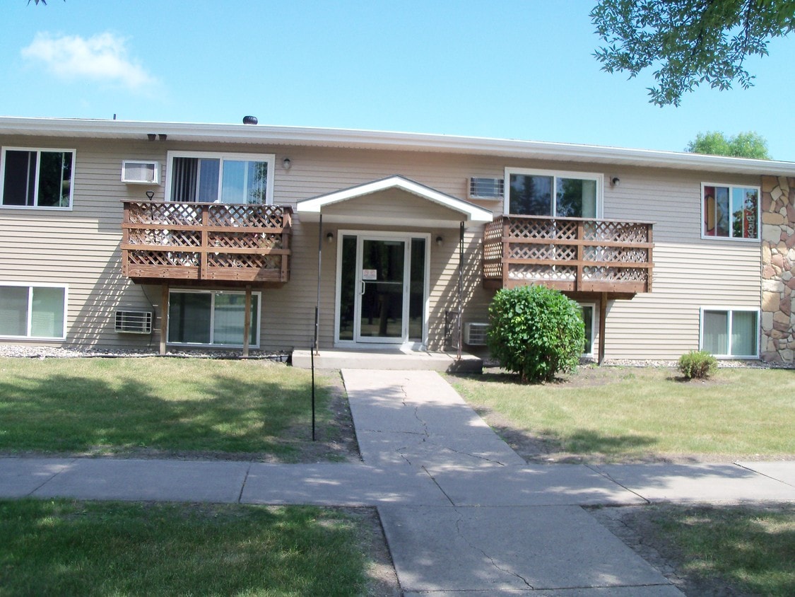 1630 24th Ave S, Grand Forks, ND 58201 Apartments in Grand Forks, ND