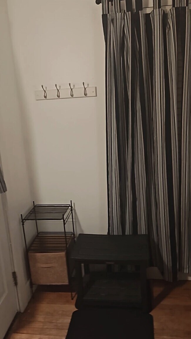 Building Photo - 28 Cedar St